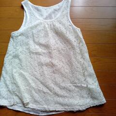 値下げ超美品、白い洋服の画像