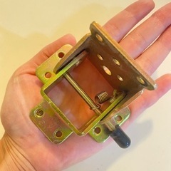 接続用金具の画像