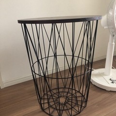 本日　無料　扇風機とサイドテーブルの2点セットの画像