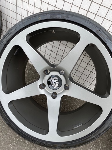 【ご商談中】ポルシェタイヤ4本セット