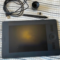 ワコム　ペンタブ　Wacom Intuos Pro Small