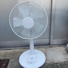 白色　扇風機の画像