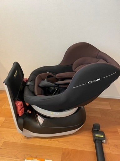 コンビ　チャイルドシート　ネセルターン　ベビーシート