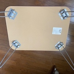 サイドテーブルの画像