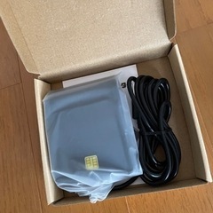 【新品未使用】ICカードリーダー マイナンバー対応 icカードリーダーライタ 確定申告 USB接続型 設置不要 ICチップ付いたカード 住基カードに対応 国税電子申告 納税システム e-Tax マイナポイント 行政手続き対応 自宅で確定申告 Windows/ 7/ 8/ 10/ 11・Mac OS 10.11.1以上システム対応 コンパクト 1.6mケーブル 説明書付き の画像