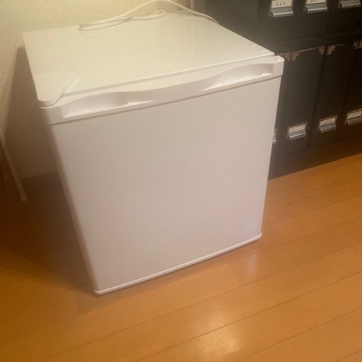 冷蔵庫　小型　46l