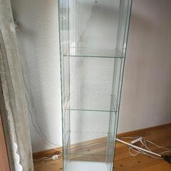IKEA ガラスのショーケースの画像
