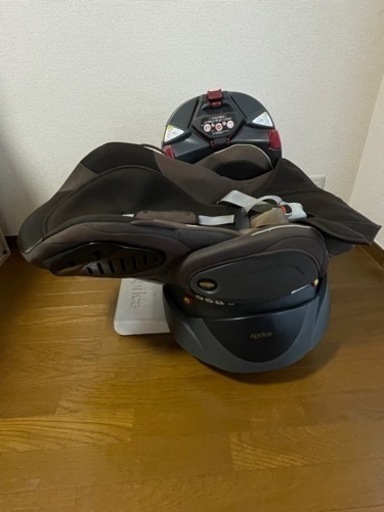 新生児から使えるチャイルドシート　アップリカ　フラディアラクートプレミアム