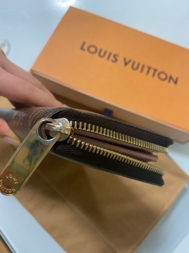 ヴィトン ジッピーウォレット ローズバレリーヌ