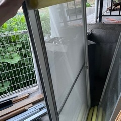 取引8月まででお願いします！窓　網戸　セットの画像