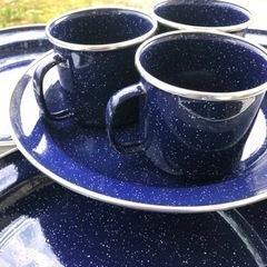 キャンプ用ホーロー加工食器セットの画像