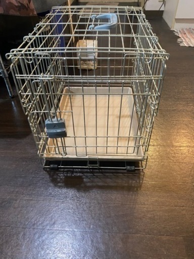 折りたためる小型犬用ケージ
