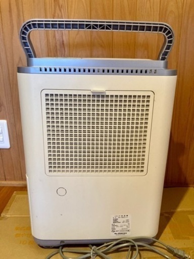 【値下げ可】除湿機　(SHARP製 DW-P80CX-A)