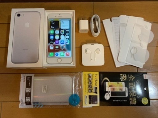 iPhone 7  128GB SIMフリー　72% 新品ケース/ガラス付
