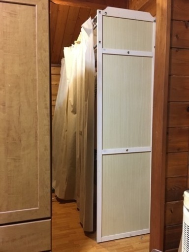 ハンガーラック。幅が変えられます。値下げしました。