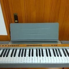 CASIO 電子ピアノPX110