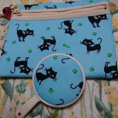 手鏡付ポーチ小物入れです。の画像