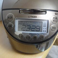 TIGER タイガー IH炊飯ジャー ダークブラウン 2020年製 JKT-P100 5.5合炊きの画像