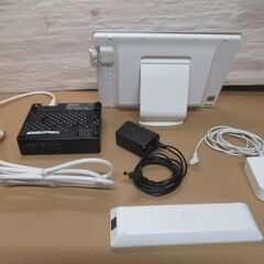 正常作動品 パナソニック 2017年製 10V型 10インチポータブル 液晶テレビ プライベート・ビエラ 防水タイプ ホワイト UN-10E10-W 携帯の画像
