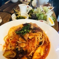 ちょっとした時間を活用して収入を得ませんか？学生さんも大歓迎！未経験OK学歴不問、ホールの仕事の画像