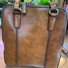 無料　BANUCEの本革リュック