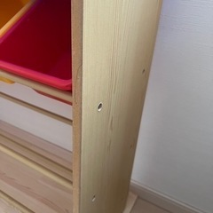 おもちゃ収納棚の画像