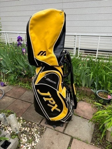 ゴルフバック、ドライバー、スプーンなど