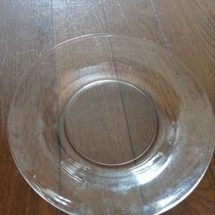 グラス　ガラスのお皿の画像
