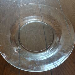 グラス　ガラスのお皿の画像