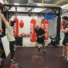 用賀にあるフィットネスジムヨガスタジオ【UFC Gym YOGA】の画像