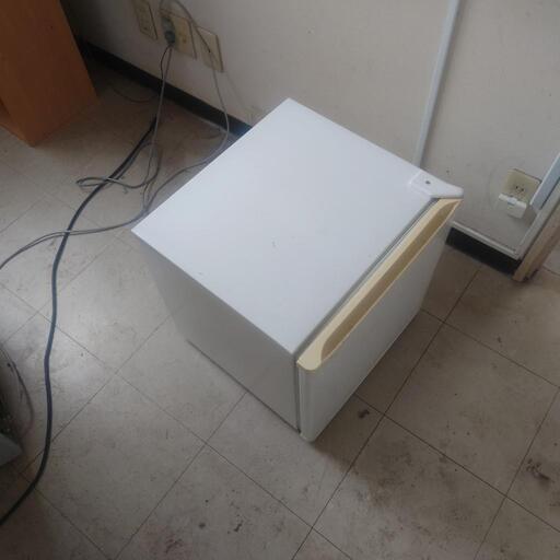 小型冷蔵庫