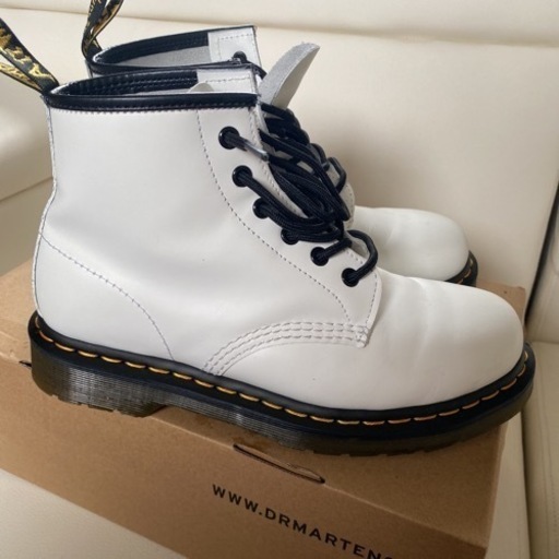 ドクターマーチン Dr.Martens ブーツ 8ホール