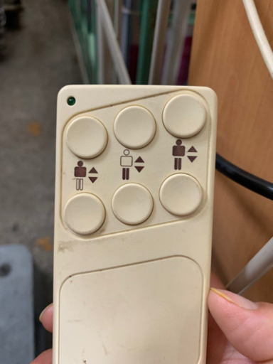 シングルサイズ　電動リクライニングベッド