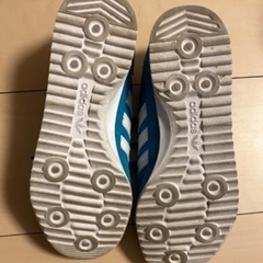 adidasスニーカー23.5cmの画像