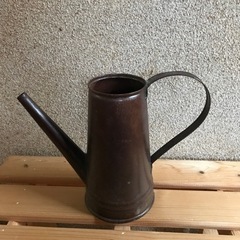雑貨屋さんのアンティークジョウロ