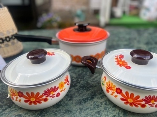 未使用　昭和レトロ　花柄ホーロー鍋3点セットサンコーウェア