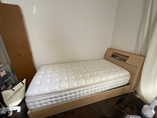 ニトリ ベッド フレーム / プレミアムマットレス付き