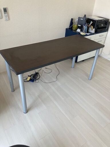 シンプル　平机　１４０ｘ６０ｘ６８～７２　美品　1000円　渋谷東急ハンズ近く