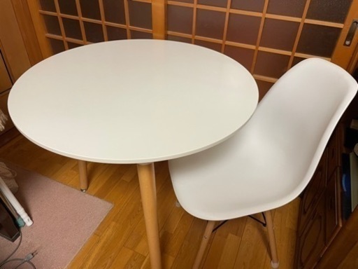 テーブル　チェア