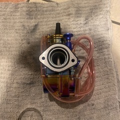 美品！PWK21 チタンカラー風　ビッグキャブレター　ラバーインシュレーター付き　ほぼ新品！の画像