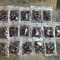 ネイルパーツ 150個セット ビジュー　デコパーツ　Vカットストーン