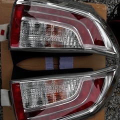 プリウス30後期純正テール
