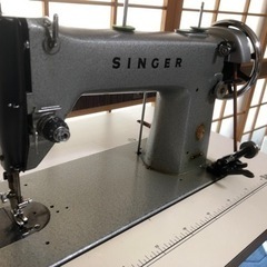 足踏み式ミシンです。の画像