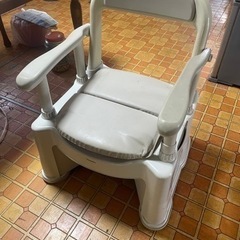 介護用ポータブルトイレ