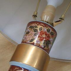 テーブルランプ 陶器+木製スタンド 和風 花 金彩 アジアンテイスト 全長 65cm　照明  ☆ PayPay(ペイペイ)決済可能 ☆ 札幌市 豊平区 平岸の画像