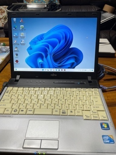 富士通　ノートP C Windows11インストール品　1台のみ