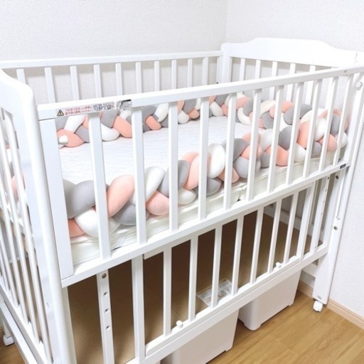 【決まりました】カトージ ハイシートベビーベッド ホワイト 収納付き