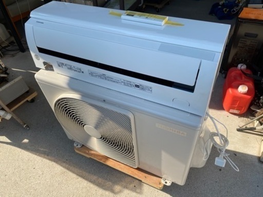 お薦め品‼️分解洗浄済み‼️東芝ルームエアコン2.5kW 8-10畳用2019年