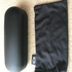 OAKLEY オークリー メガネケース　2