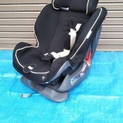 チャイルドシート　CARMATE